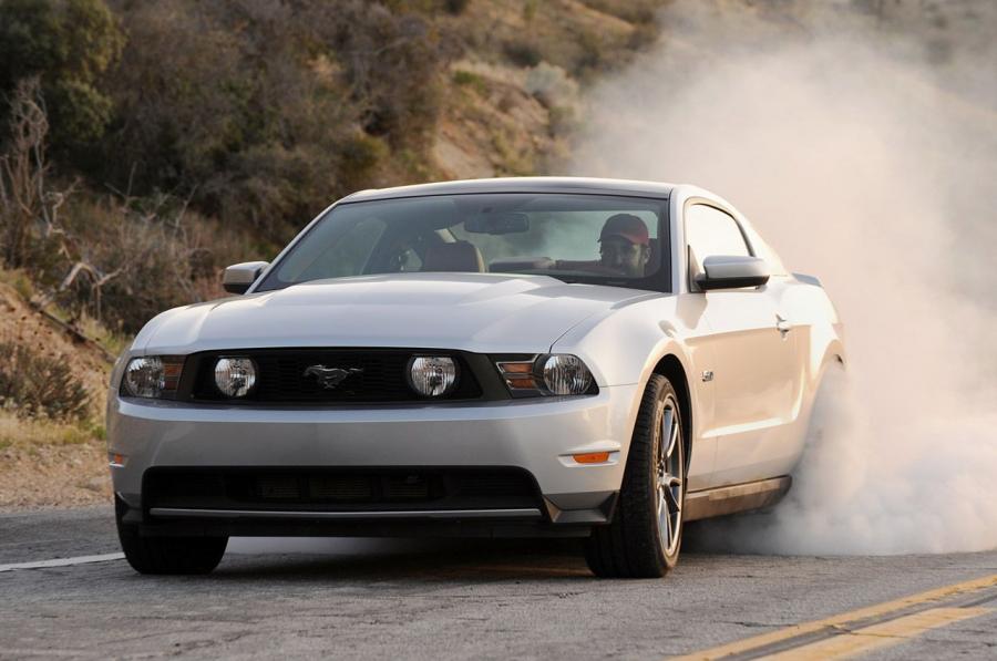  Ford Mustang GT 2011 года  (фото 83 из 90)